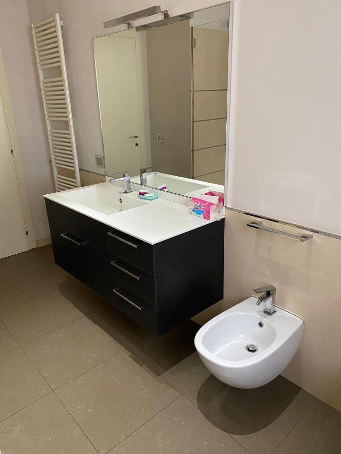 Lovely Apartment In The New Porta Nuova Area Milano Eksteriør bilde